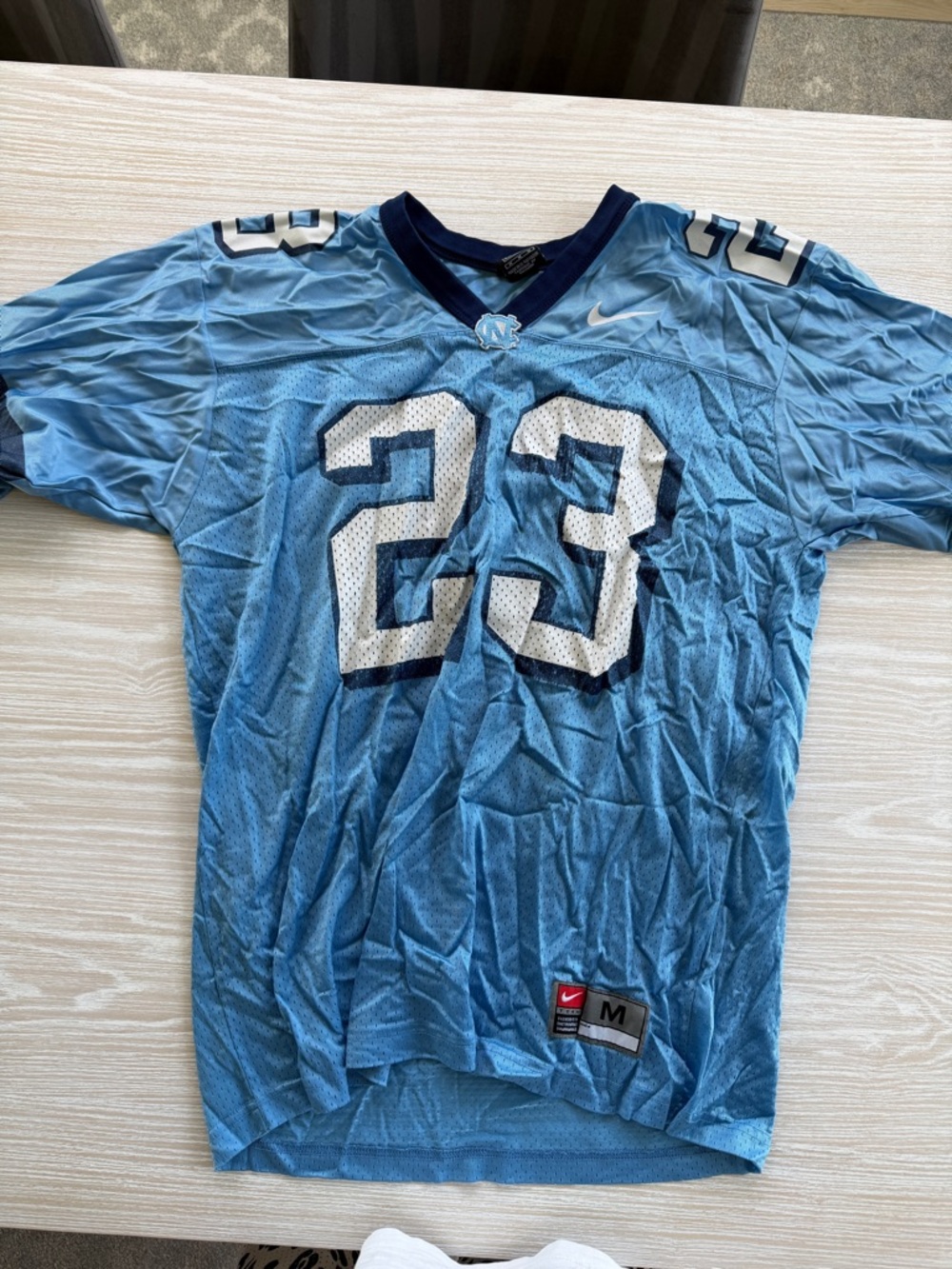 Nike Men’s North Carolina Tar Heels Football Jersey